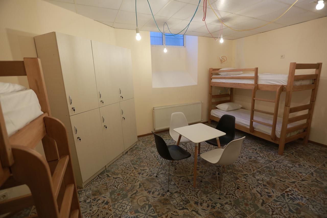 Midtown Hotel & Hostel Tbilisi ภายนอก รูปภาพ