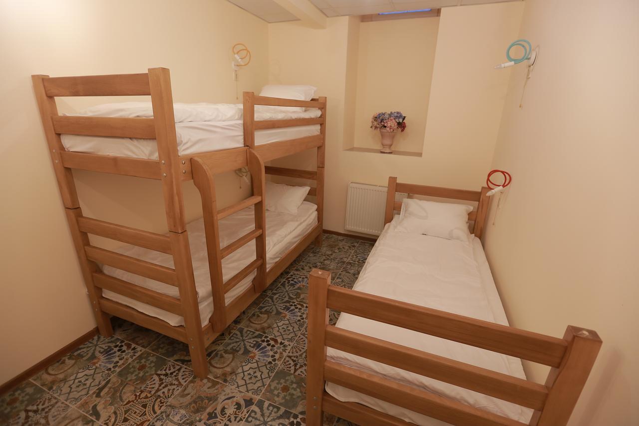 Midtown Hotel & Hostel Tbilisi ภายนอก รูปภาพ
