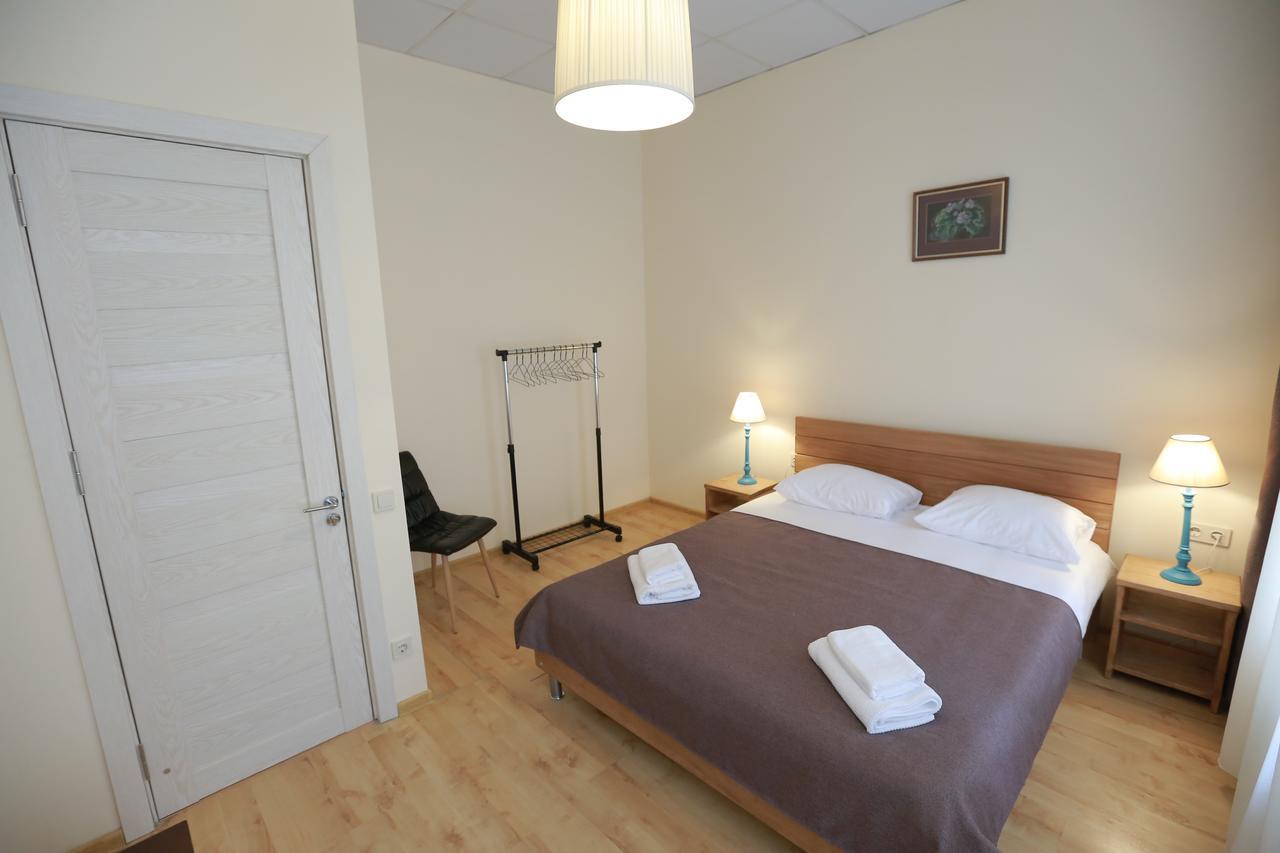 Midtown Hotel & Hostel Tbilisi ภายนอก รูปภาพ