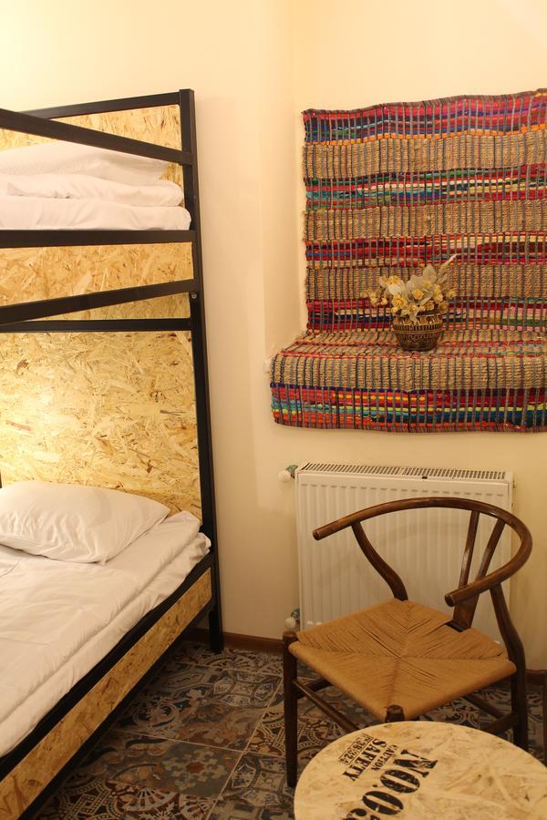 Midtown Hotel & Hostel Tbilisi ภายนอก รูปภาพ